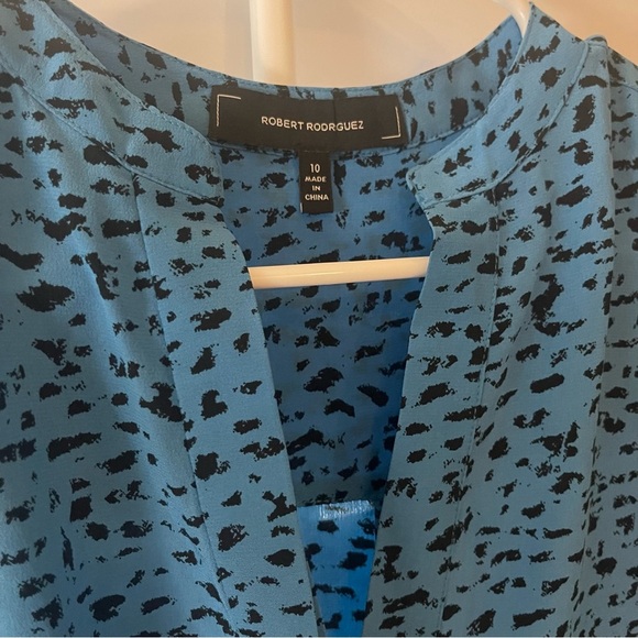 Robert Rodriguez Blue Mini Dress with Long Sleeve Cuffed Sleeves and V-Neck - Picture 5 of 11